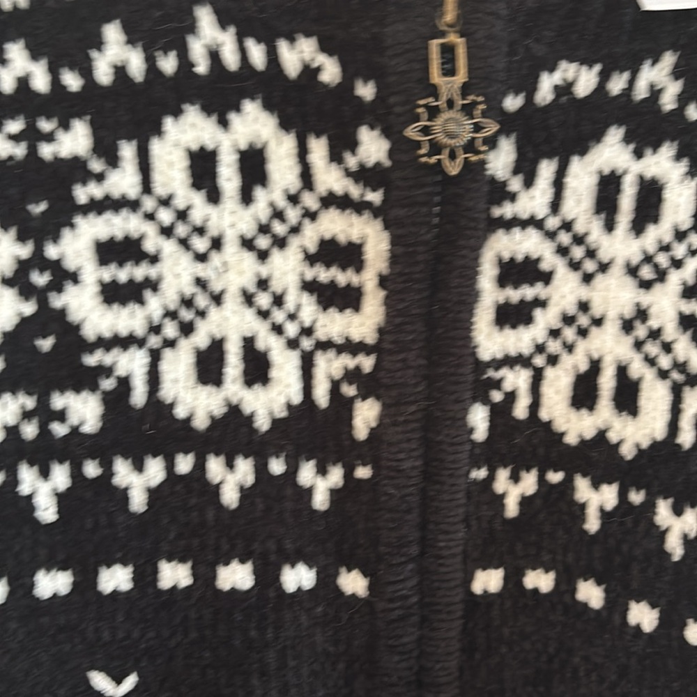 Alfred Dunner Black and White  Christmas /Winter Sweater with Skating Motif 3X - Picture 5 of 10
